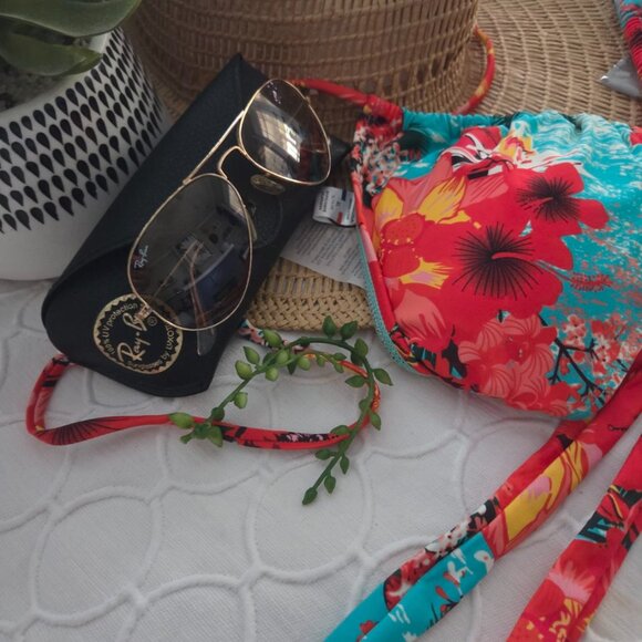 Ray-Ban Vintage 1980s/1990s Gold Frame Glasses, case and cloth Uni-Sex - Picture 4 of 16